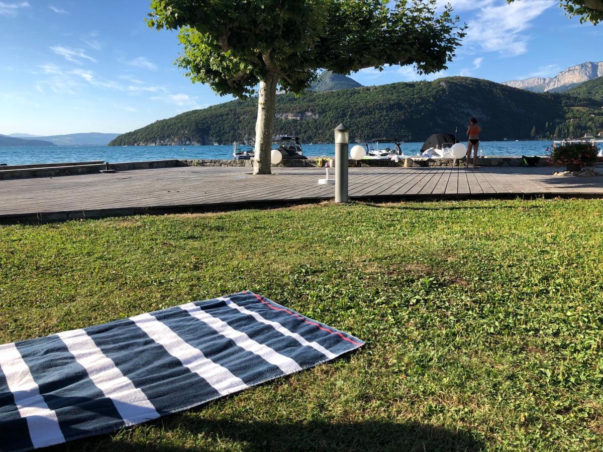 Appartamento Studio les Pieds dans L'eau Duingt Esterno foto