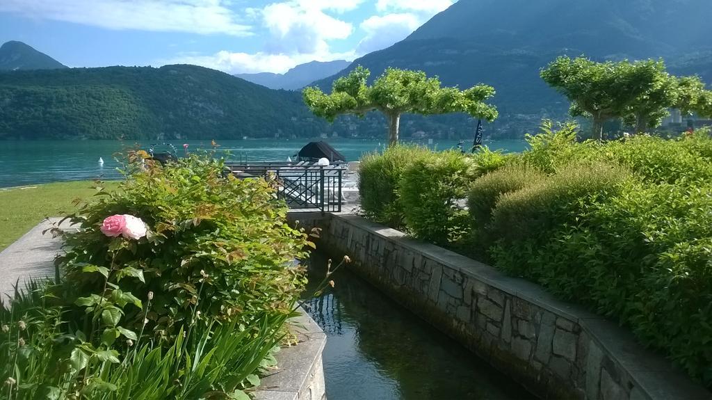 Appartamento Studio les Pieds dans L'eau Duingt Esterno foto