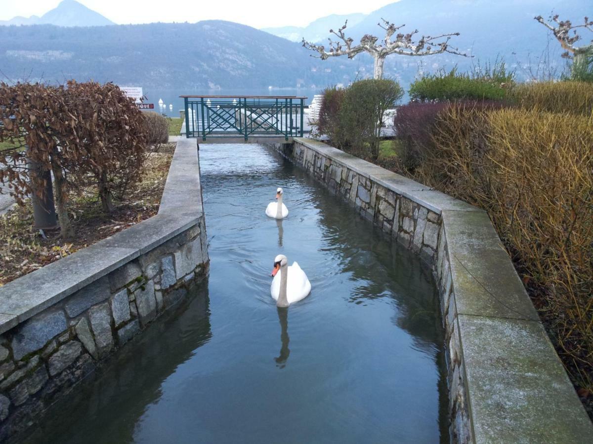 Studio les Pieds dans L'eau Duingt Esterno foto